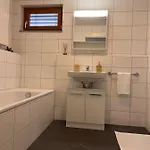דירה Walensee Apartment, & Alpine Dream אונטרטרזן