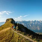 Walensee Apartment, & Alpine Dream אונטרטרזן