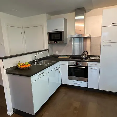 Walensee Lakeside With Cable Car To Flumserberg Unterterzen